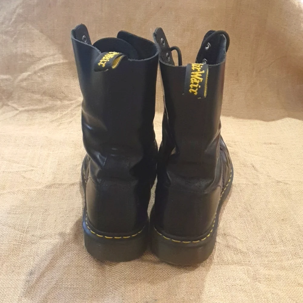 DOC MARTENS SIZE 13 20 Hole Boots - Picture 3 of 5